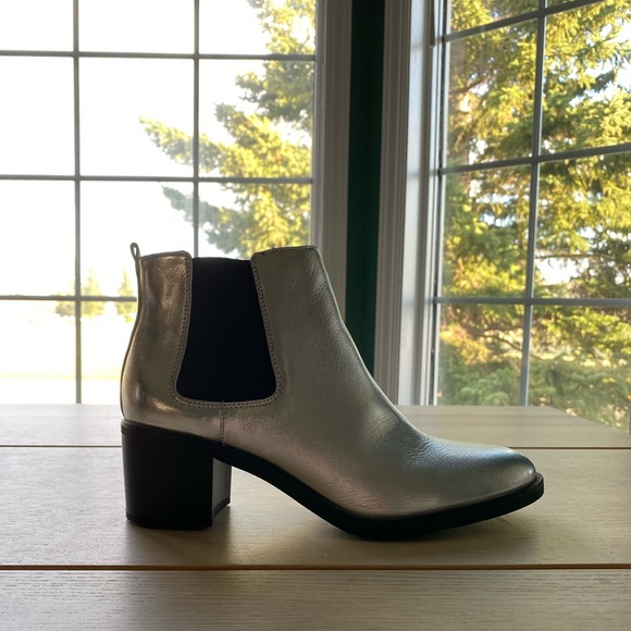 Metallic silver chunky heel boots- never worn! - Picture 2 of 6